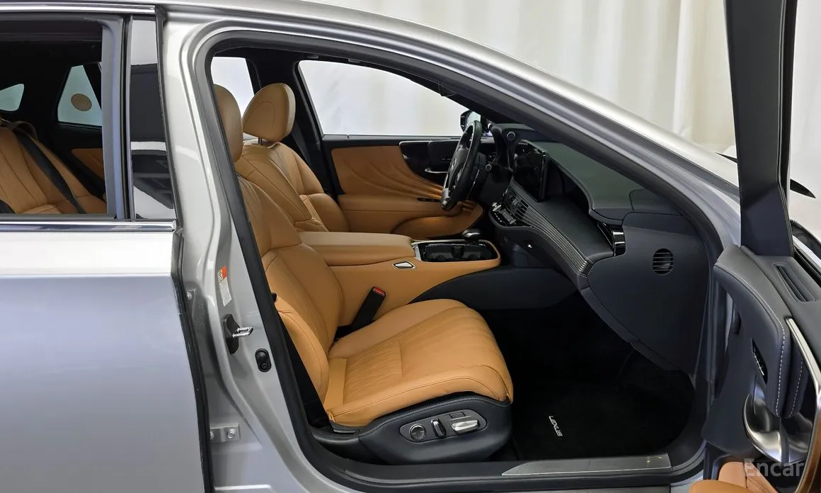 Фото 11 - Lexus LS