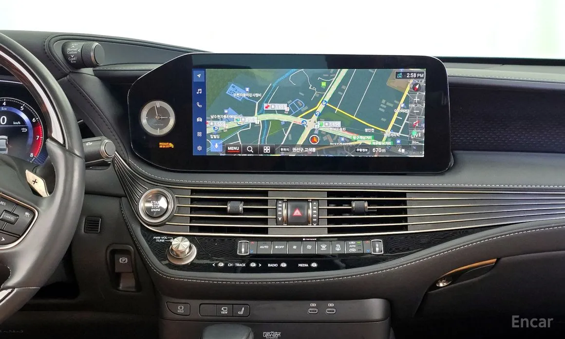 Фото 14 - Lexus LS