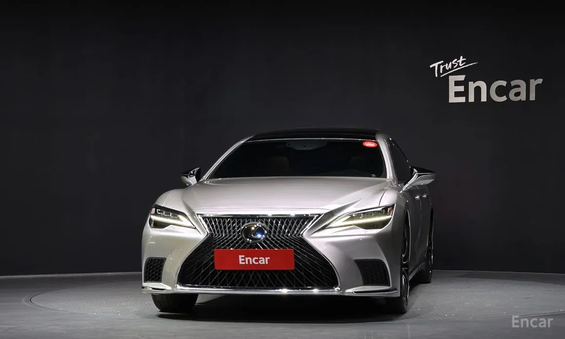 Фото 3 - Lexus LS