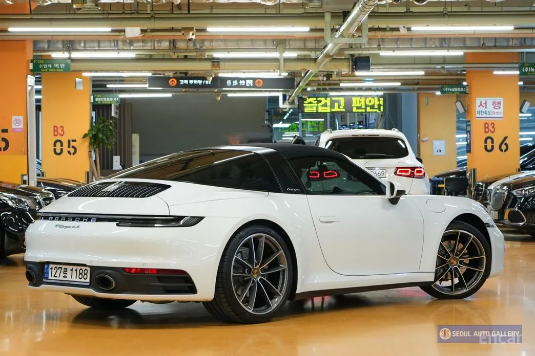 Фото 2 - Porsche 911