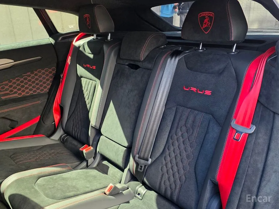 Фото 16 - Lamborghini Urus