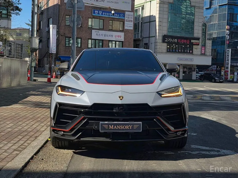 Фото 3 - Lamborghini Urus