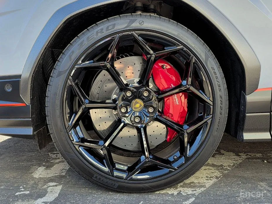 Фото 5 - Lamborghini Urus