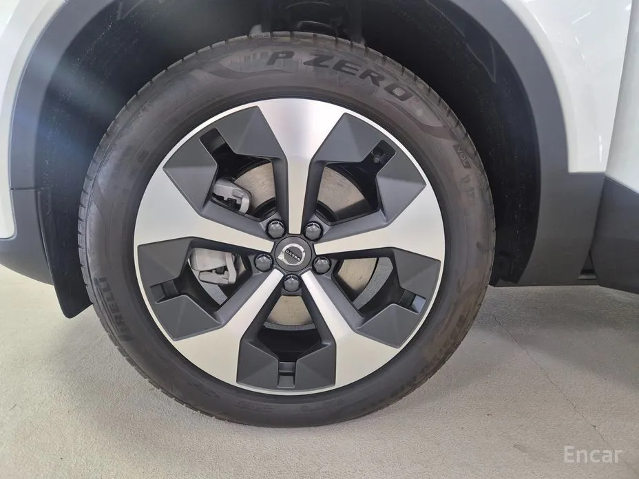 Фото 5 - Volvo XC40