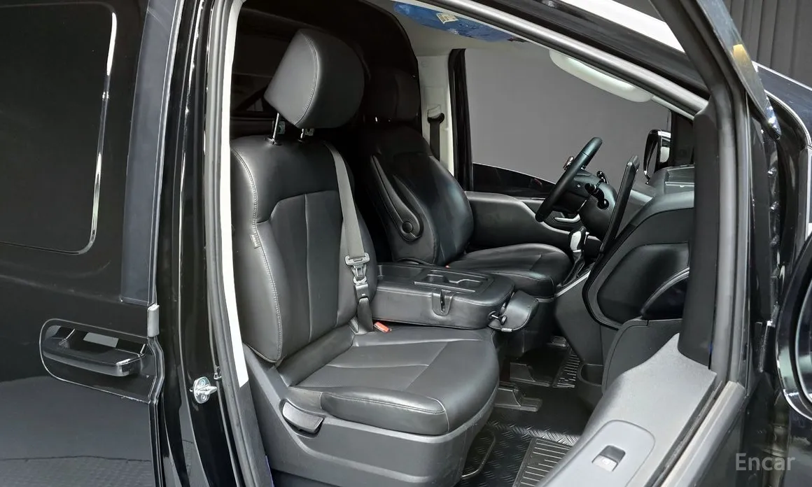 Фото 12 - Hyundai Staria