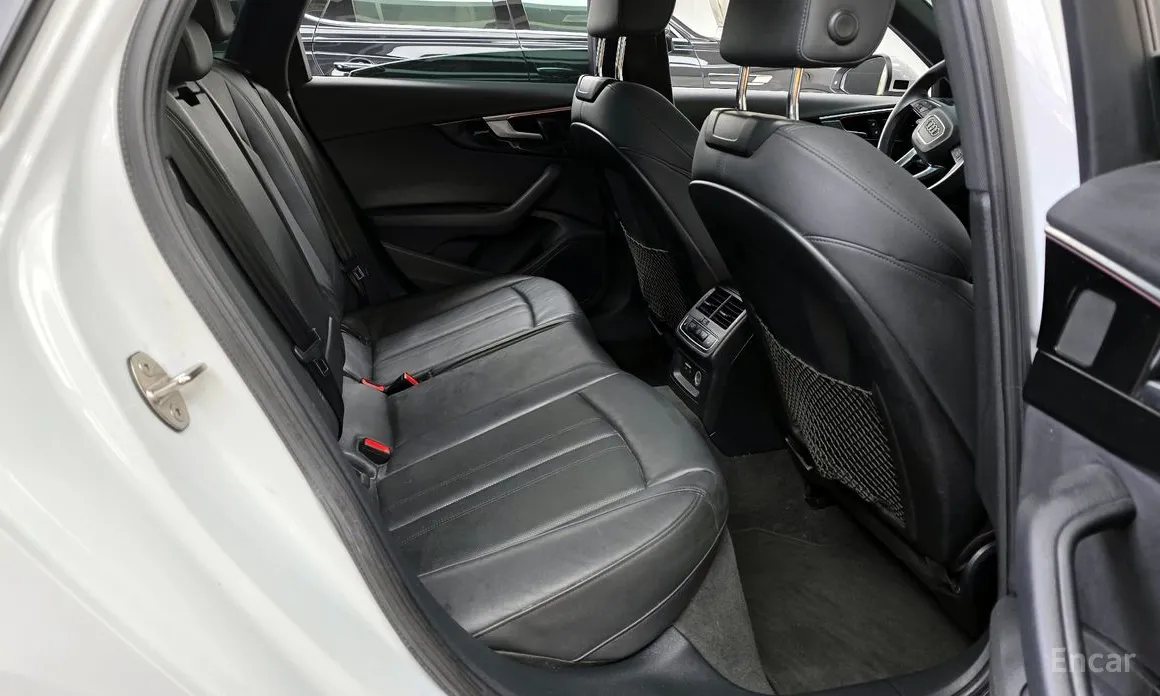 Фото 12 - Audi A4