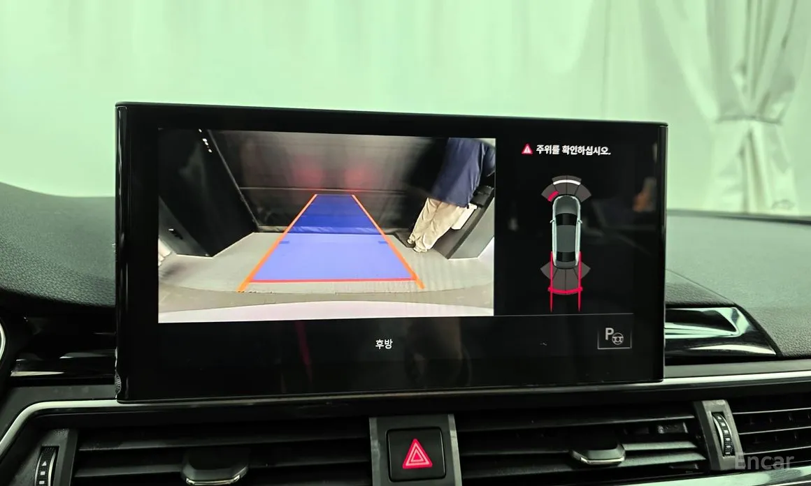 Фото 15 - Audi A4