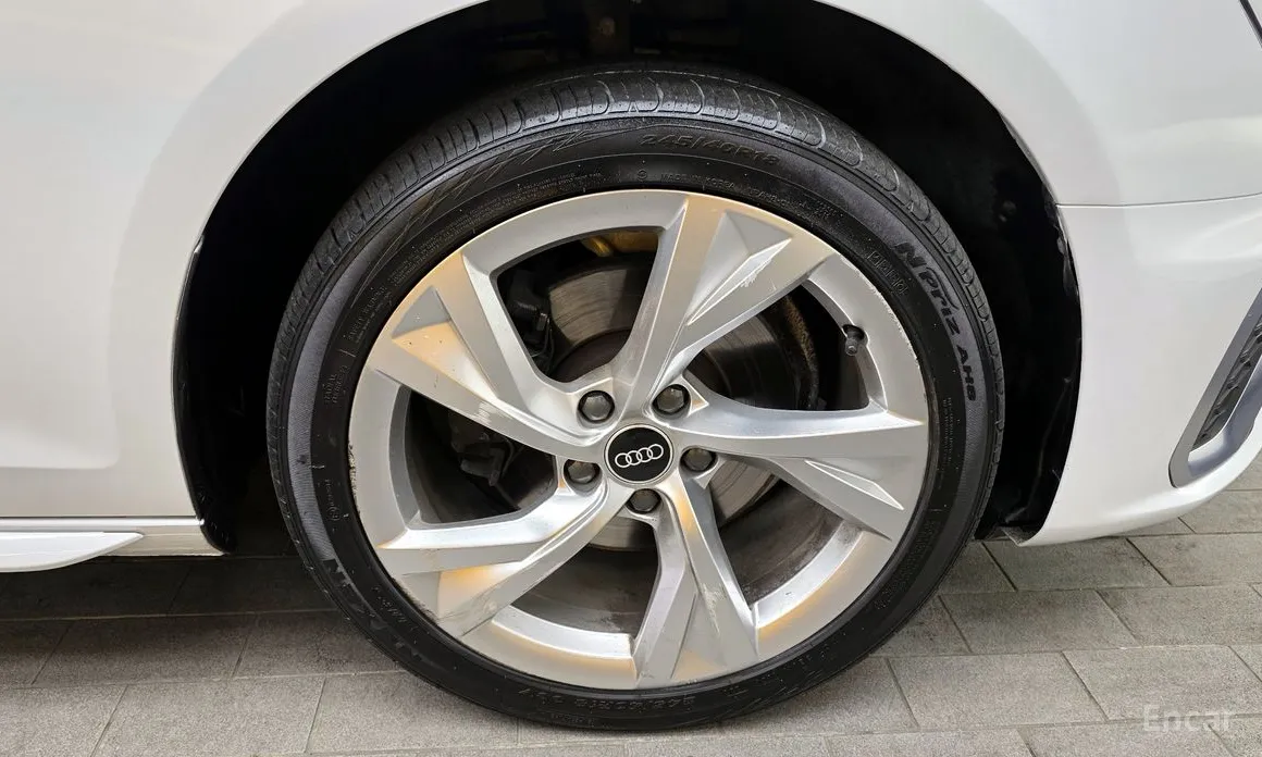 Фото 5 - Audi A4