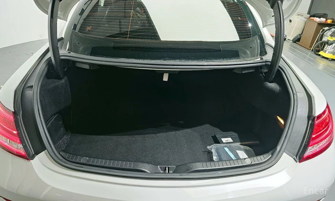 Фото 20 - Mercedes-Benz C-Class