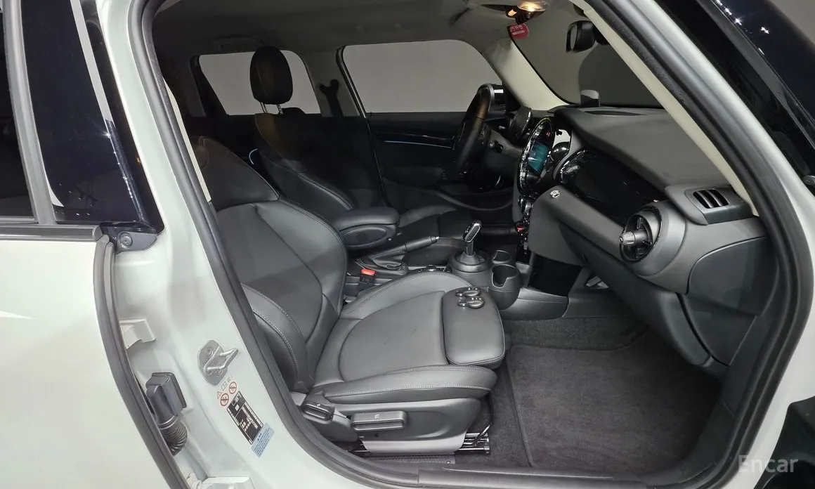 Фото 10 - Mini Cooper