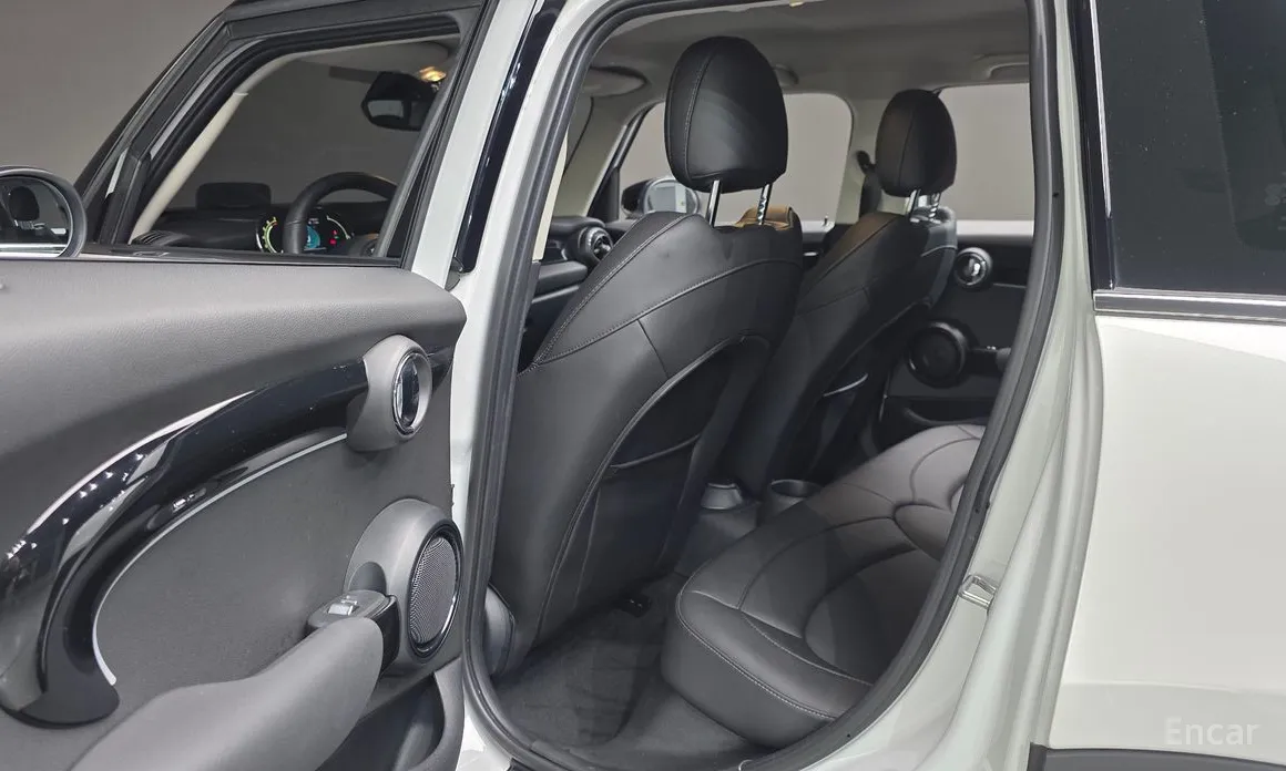 Фото 18 - Mini Cooper