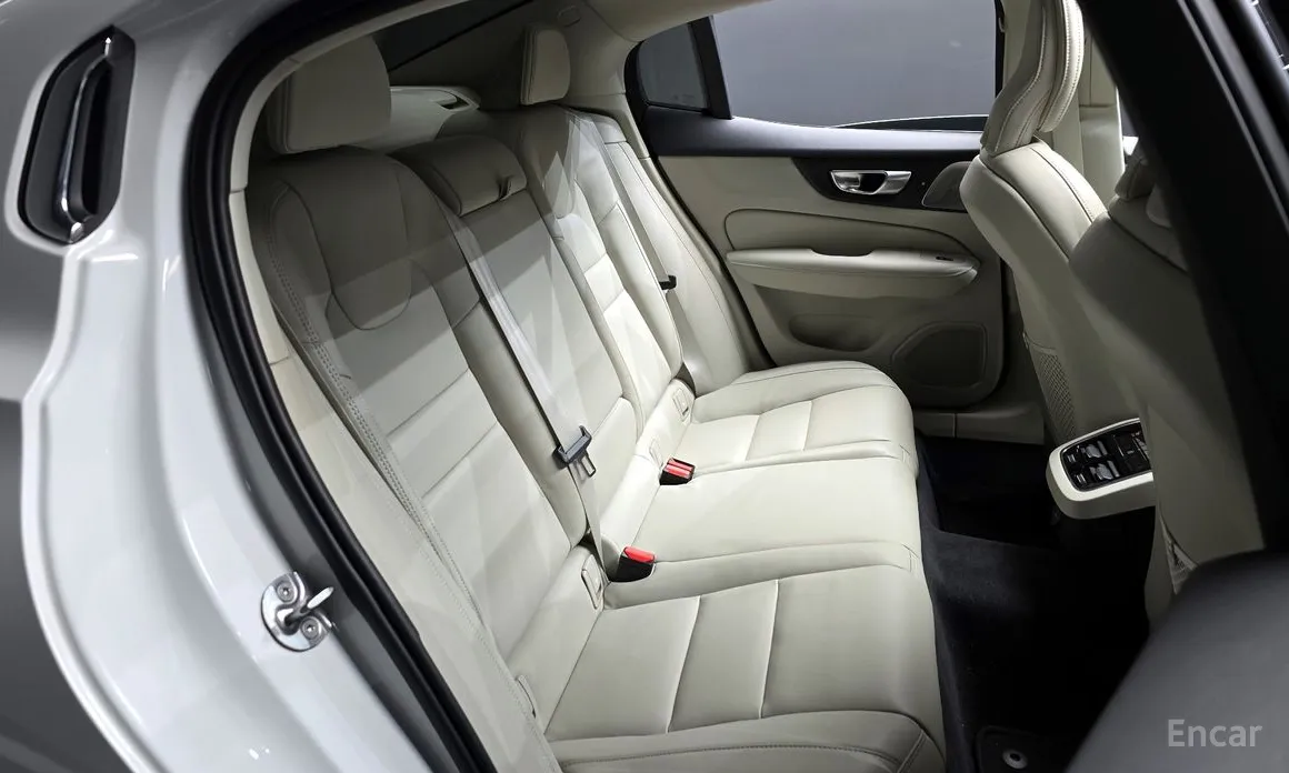 Фото 12 - Volvo S60