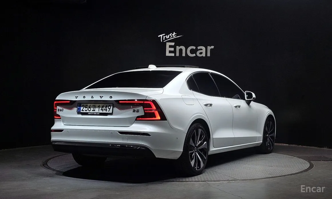 Фото 2 - Volvo S60