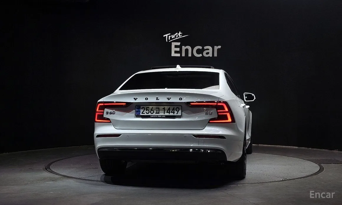 Фото 4 - Volvo S60