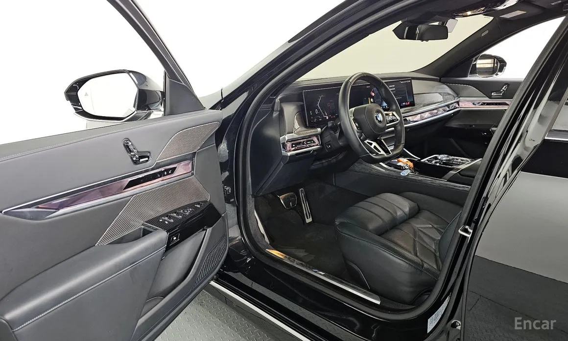 Фото 11 - BMW 7 Series