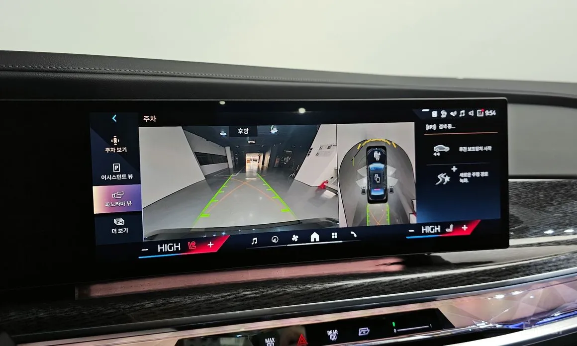 Фото 14 - BMW 7 Series