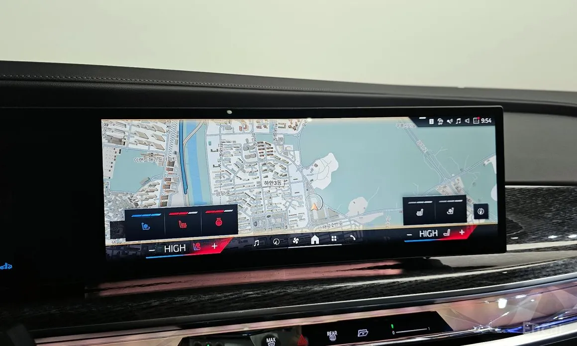 Фото 16 - BMW 7 Series