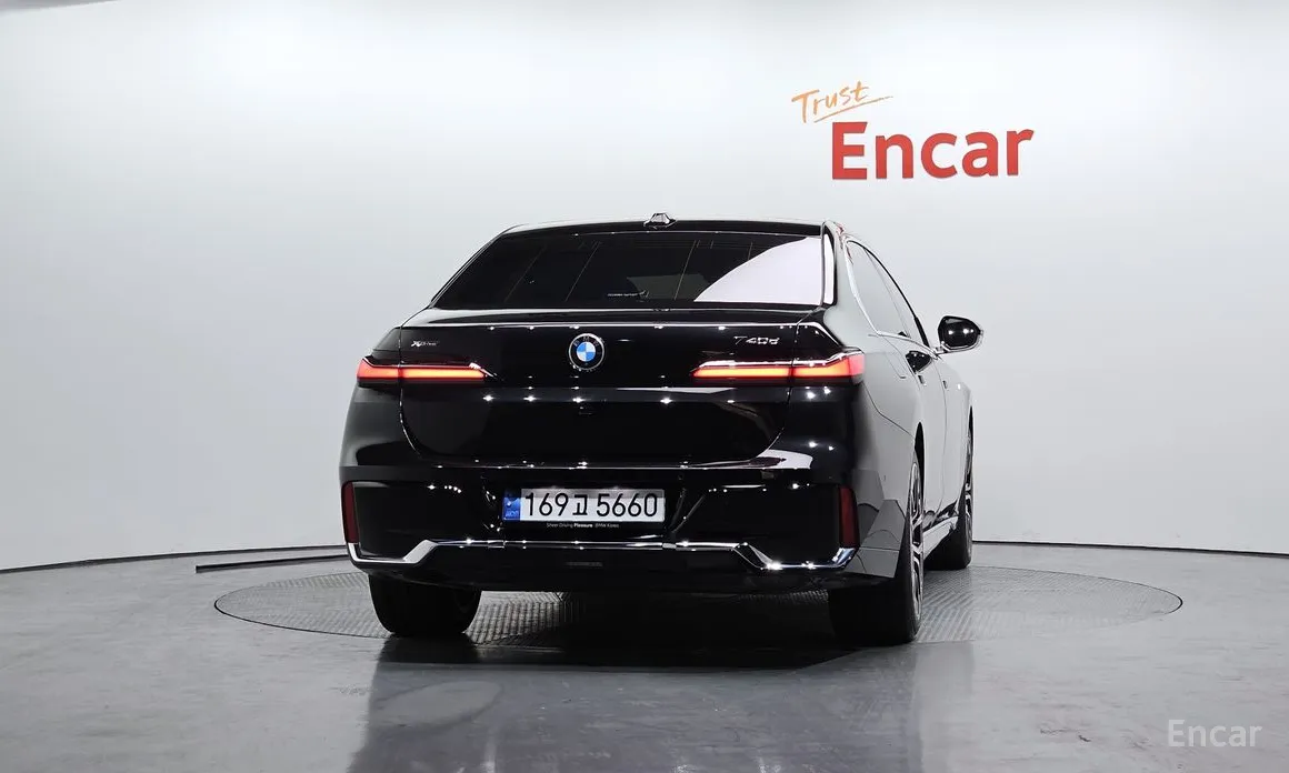 Фото 4 - BMW 7 Series