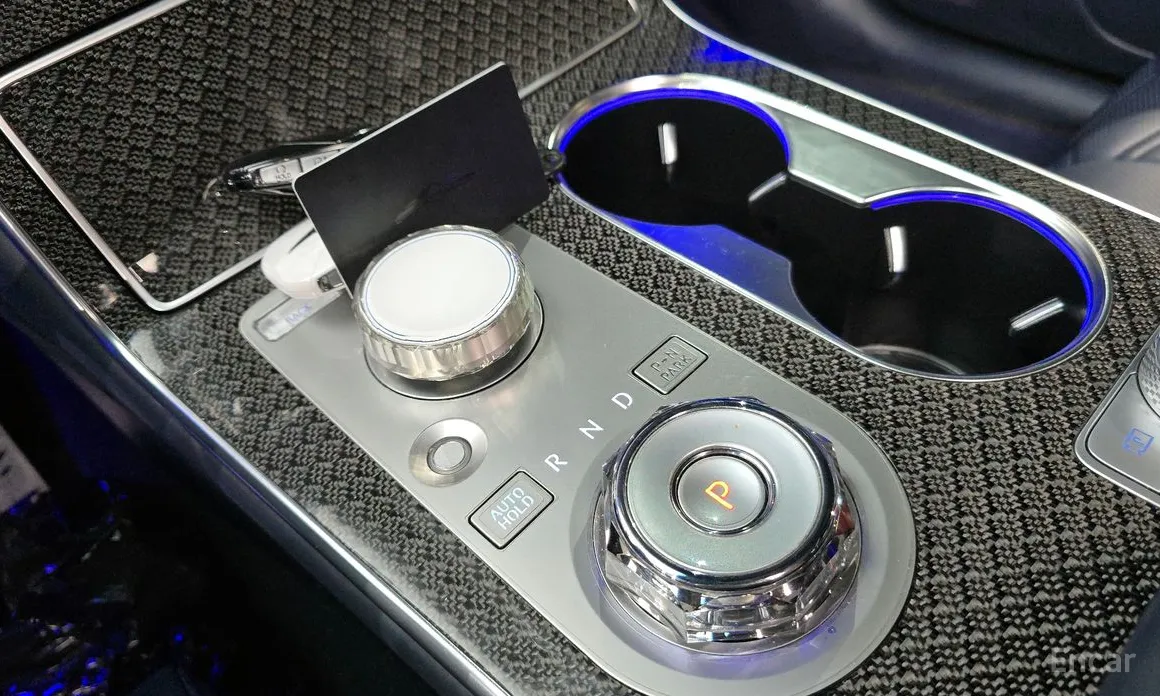 Фото 9 - Genesis GV80