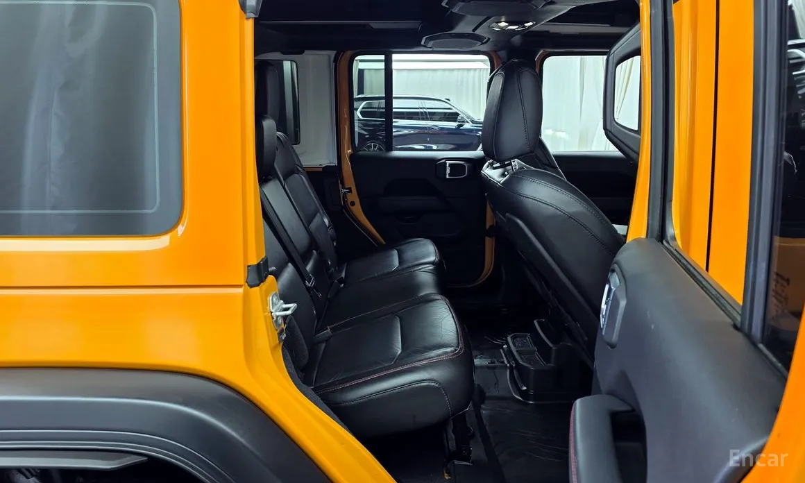 Фото 12 - Jeep Wrangler