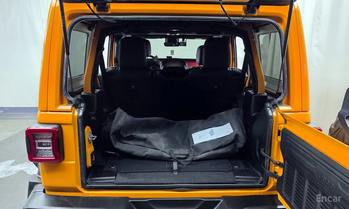 Фото 20 - Jeep Wrangler