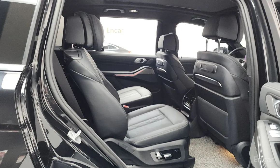 Фото 12 - BMW X7