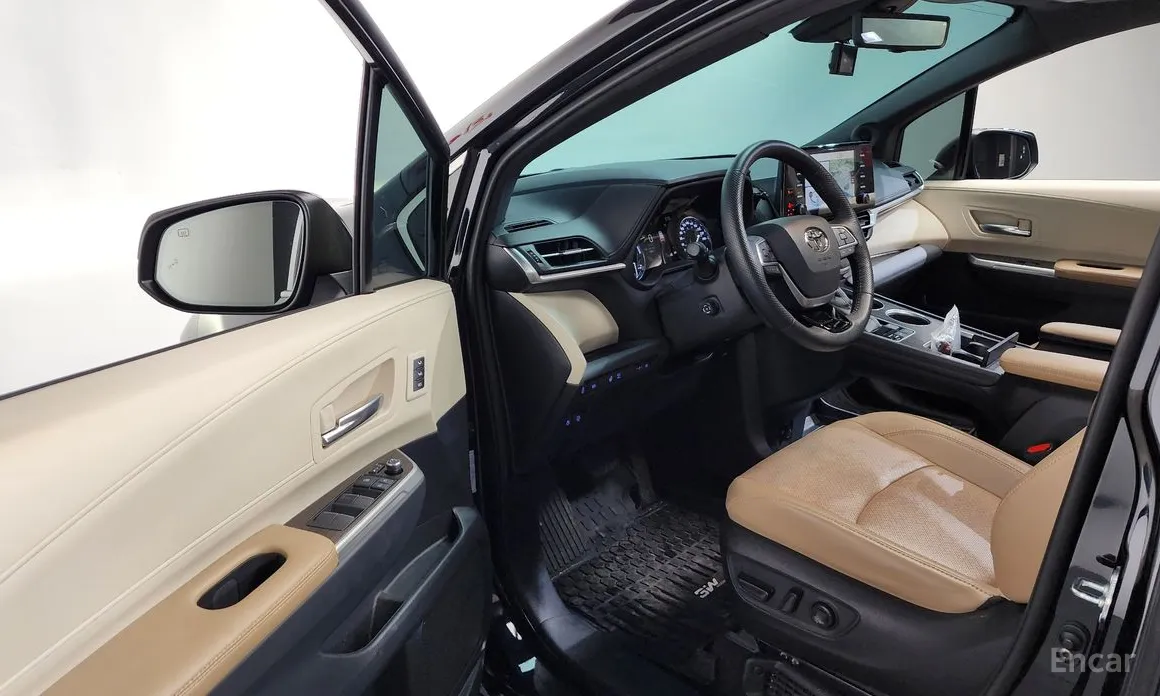 Фото 10 - Toyota Sienna