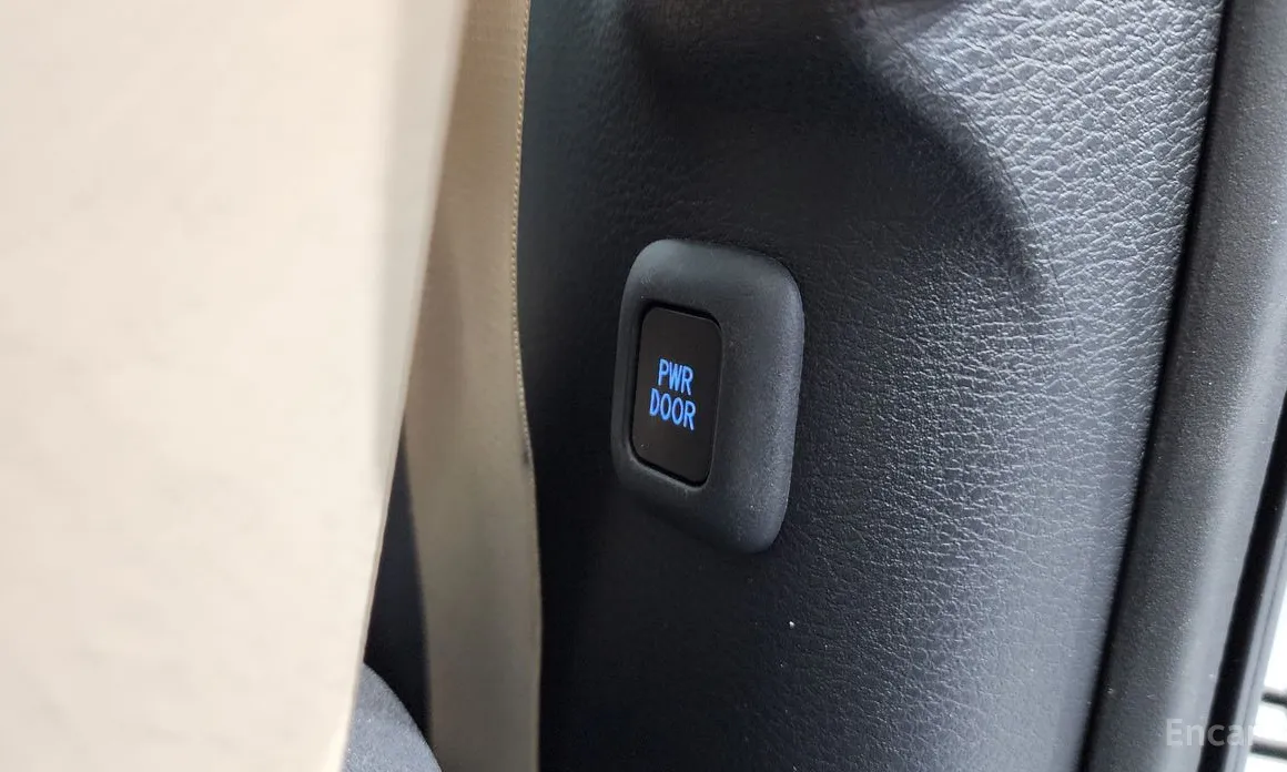 Фото 17 - Toyota Sienna