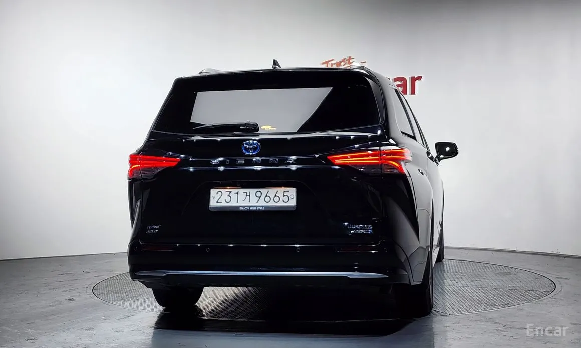 Фото 4 - Toyota Sienna