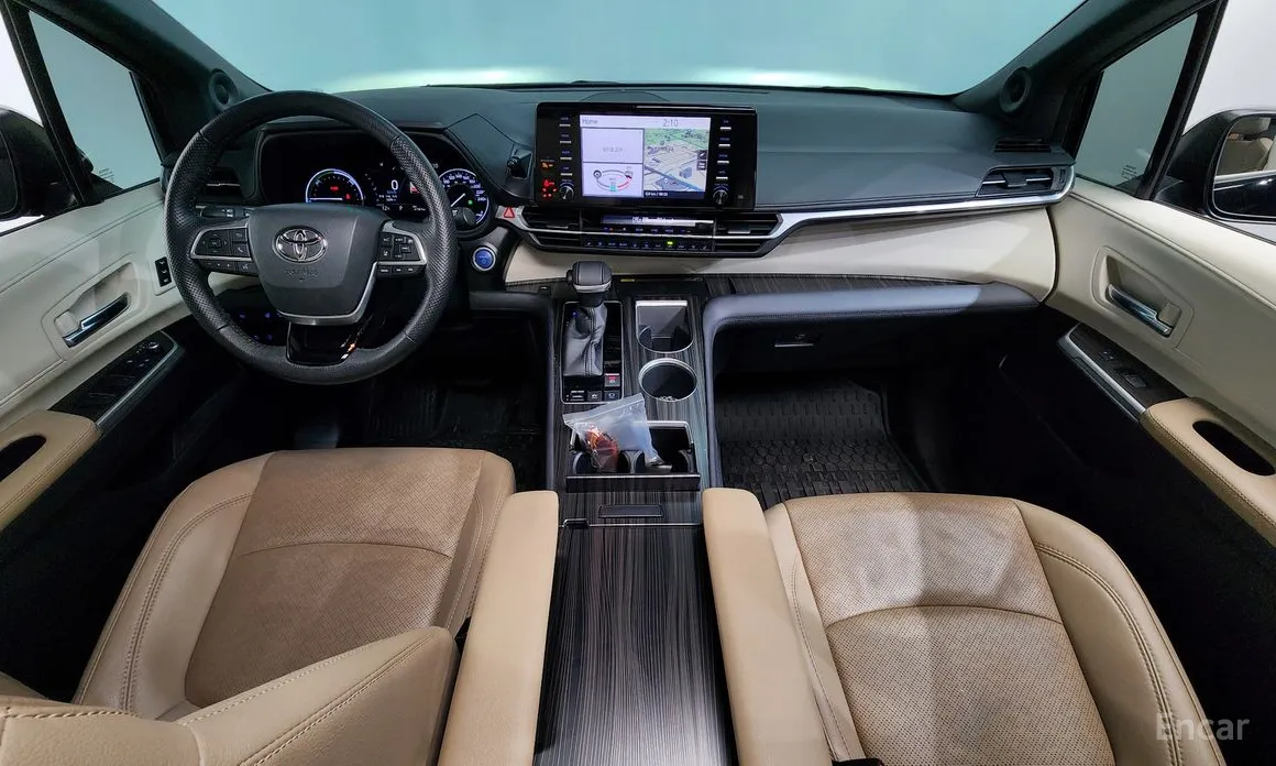 Фото 7 - Toyota Sienna