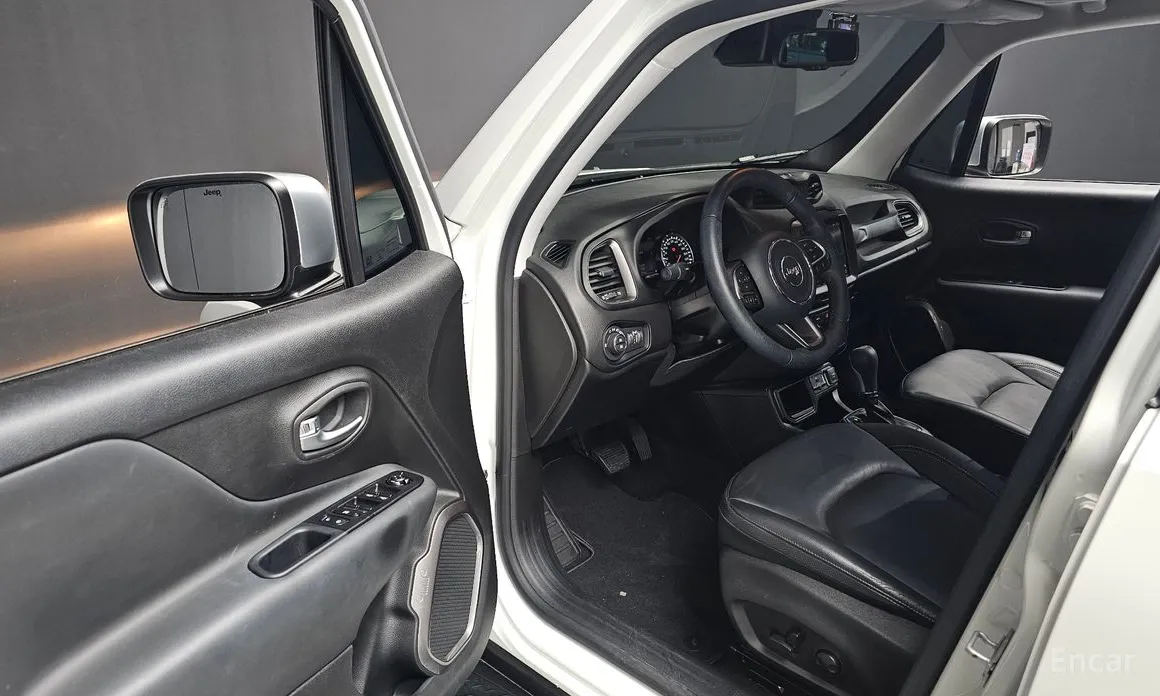 Фото 11 - Jeep Renegade