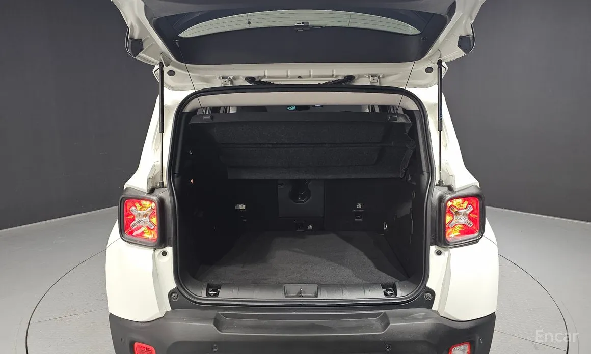 Фото 20 - Jeep Renegade