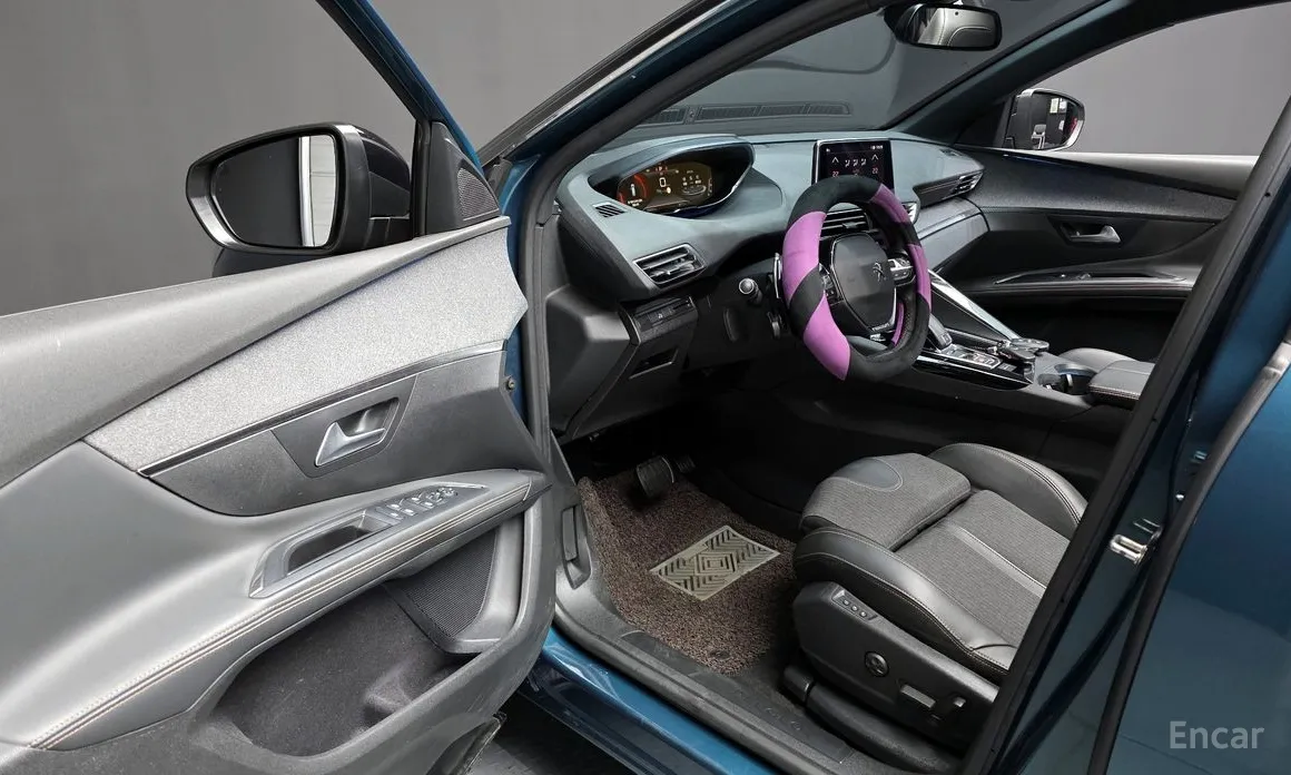 Фото 10 - Peugeot 5008