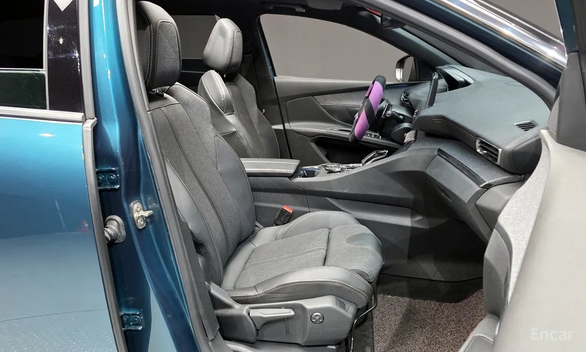 Фото 11 - Peugeot 5008