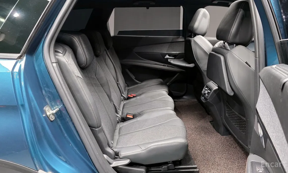 Фото 12 - Peugeot 5008