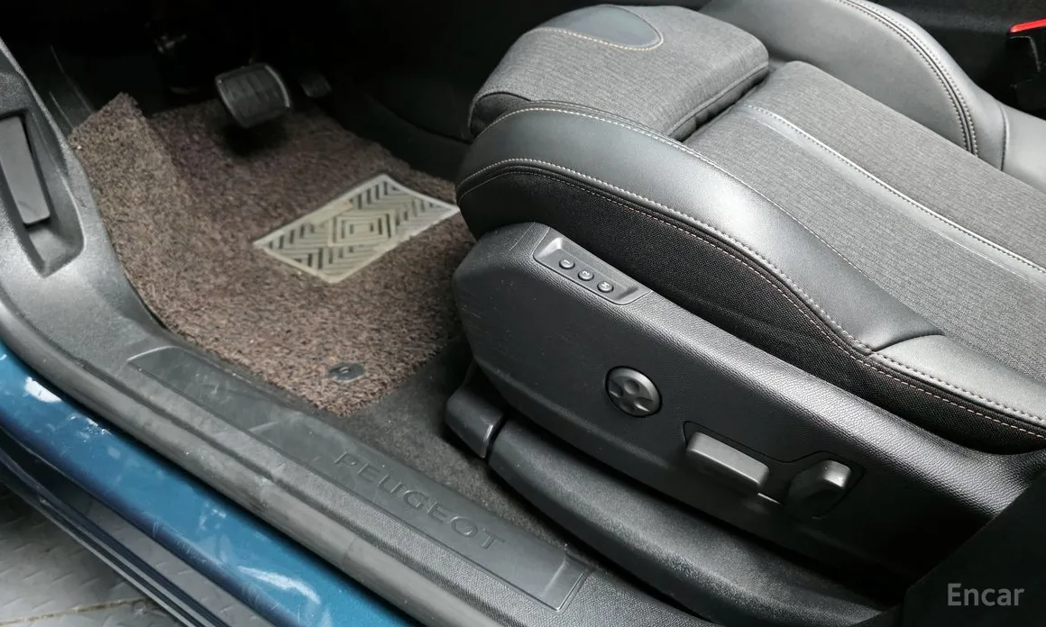 Фото 15 - Peugeot 5008