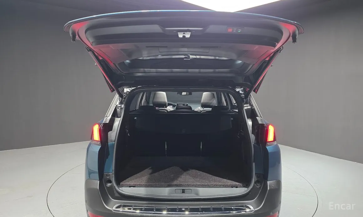 Фото 20 - Peugeot 5008