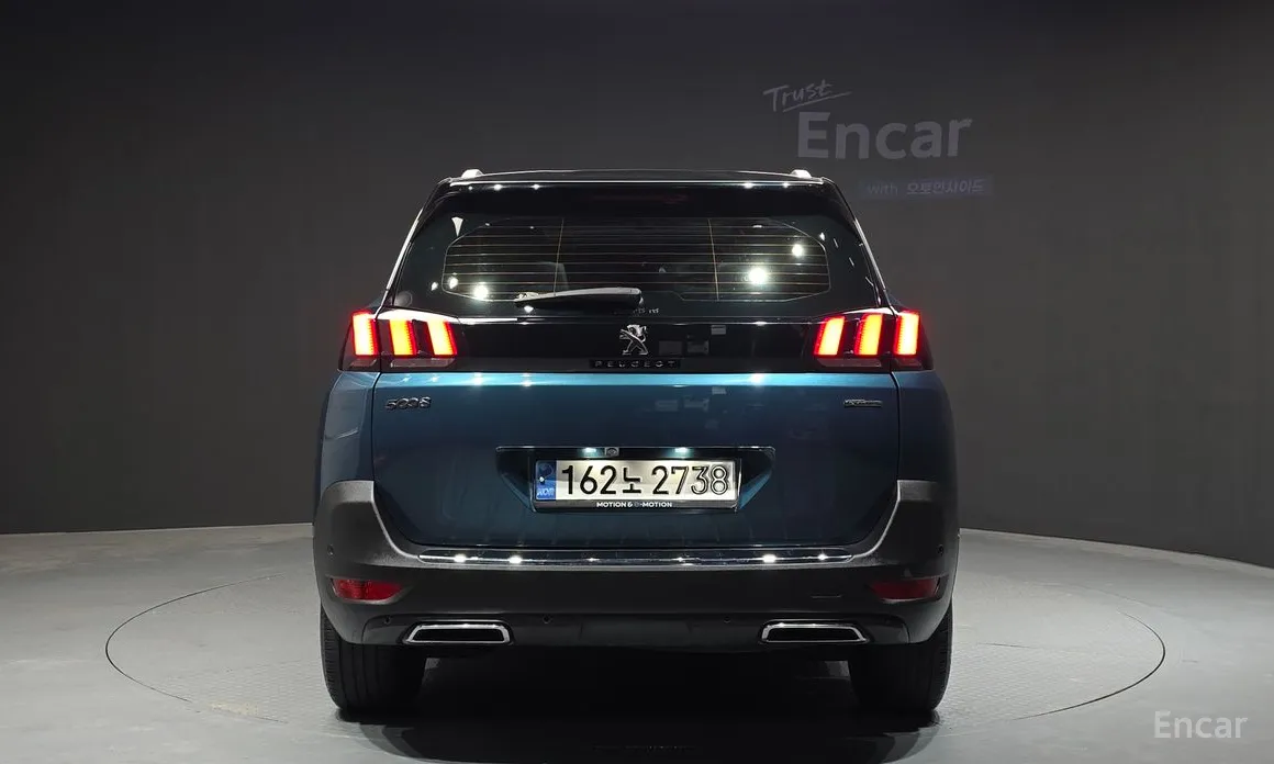 Фото 4 - Peugeot 5008
