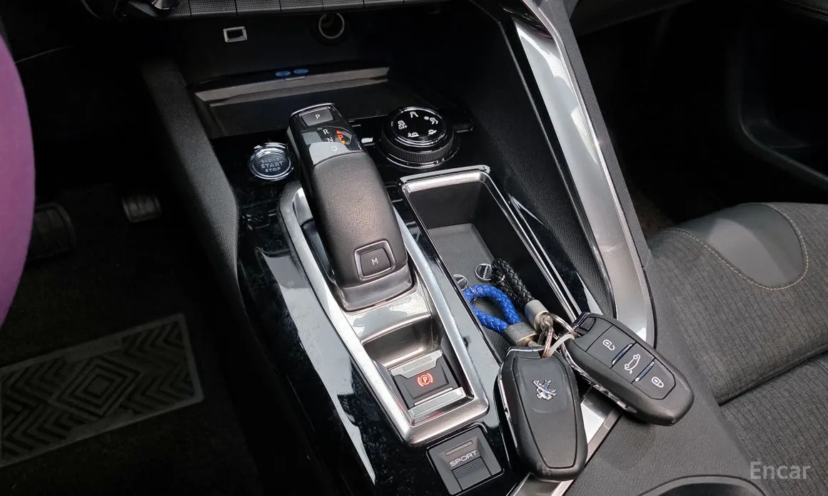 Фото 9 - Peugeot 5008