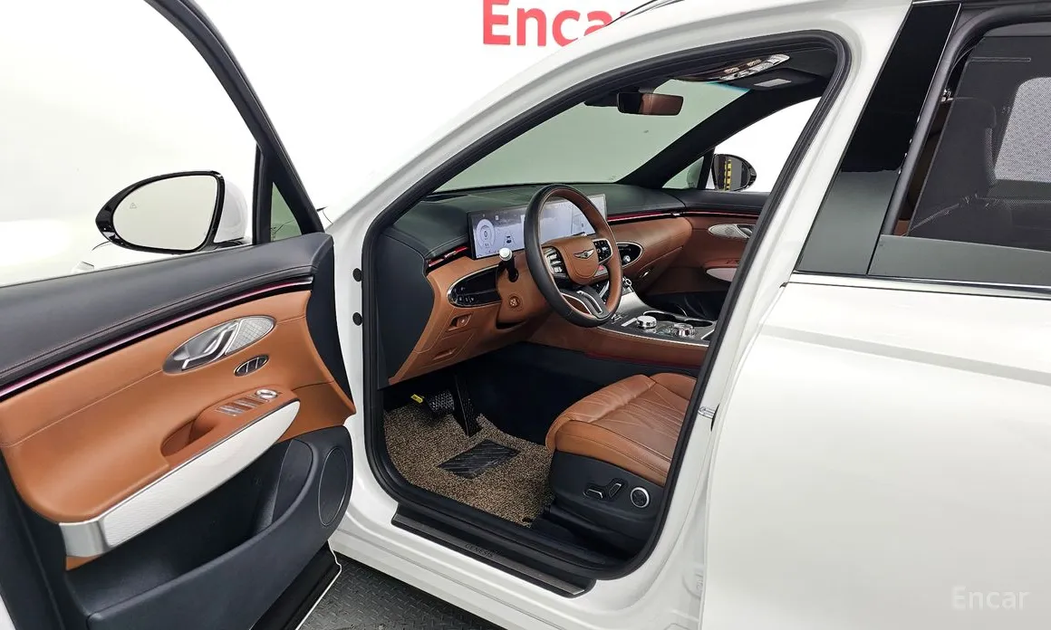 Фото 10 - Genesis GV70