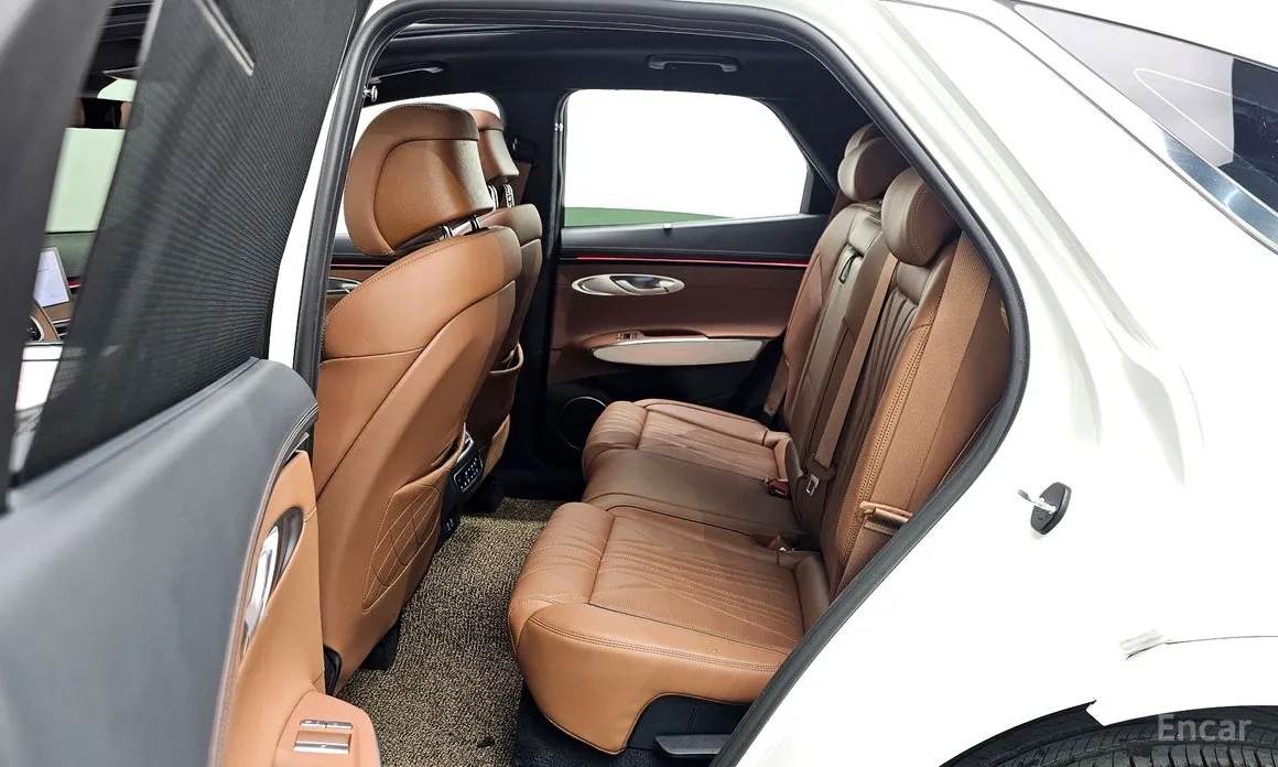 Фото 12 - Genesis GV70