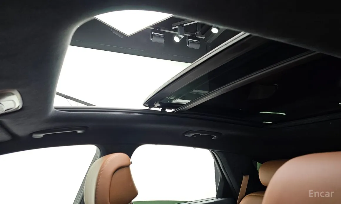 Фото 19 - Genesis GV70