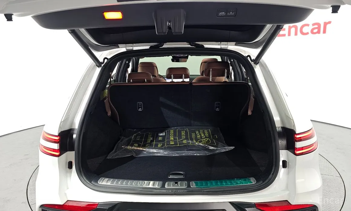 Фото 20 - Genesis GV70