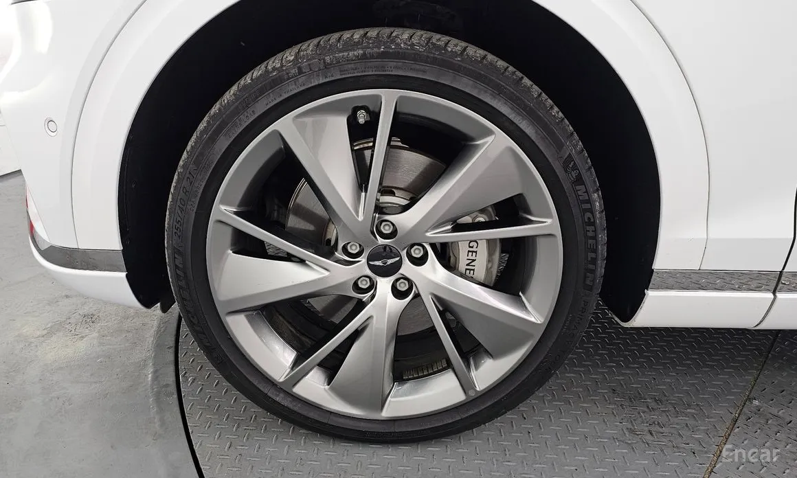 Фото 5 - Genesis GV70