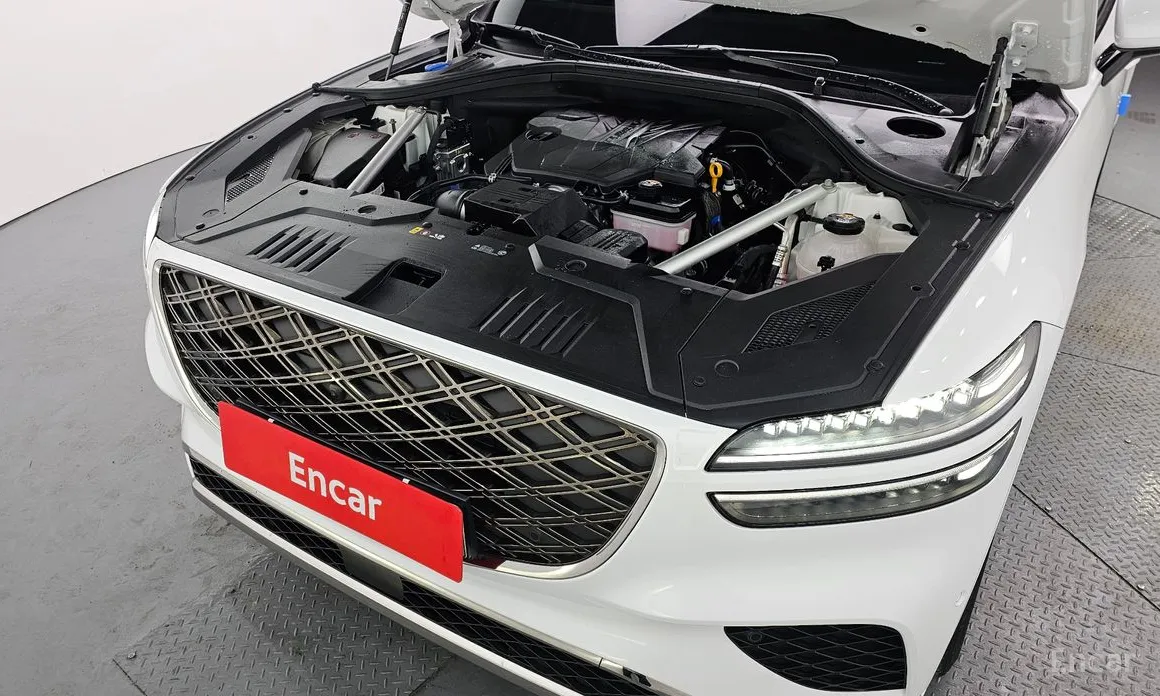 Фото 6 - Genesis GV70