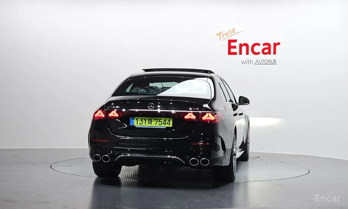 Фото 4 - Mercedes-Benz E-Class