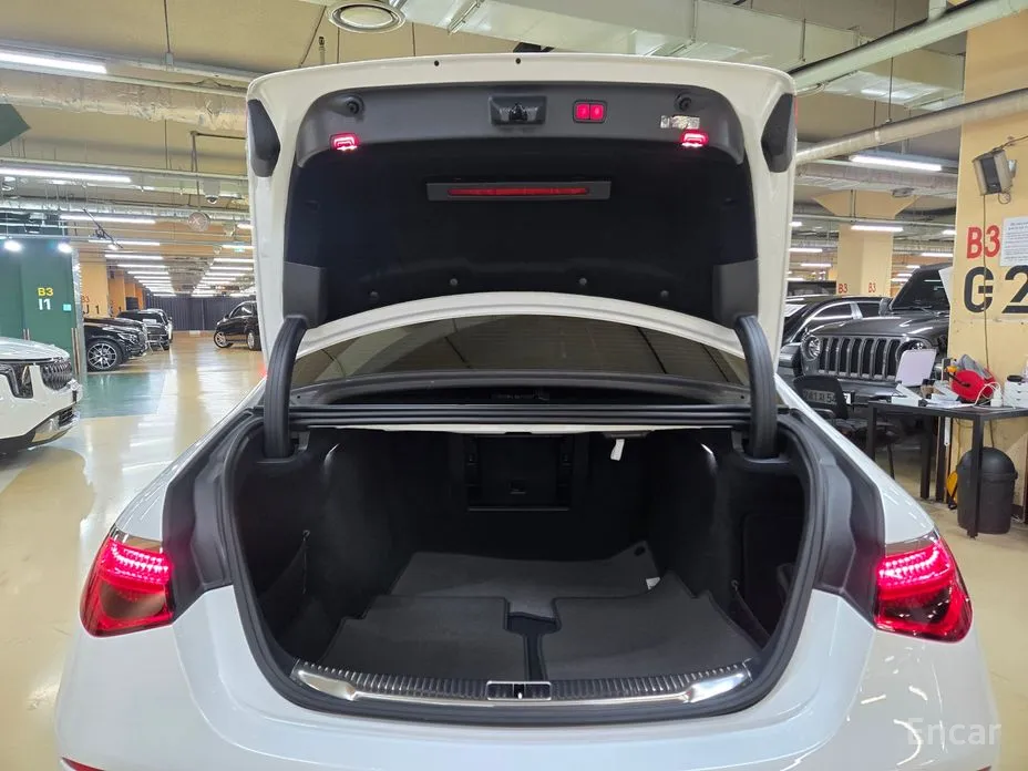 Фото 20 - Mercedes-Benz S-Class