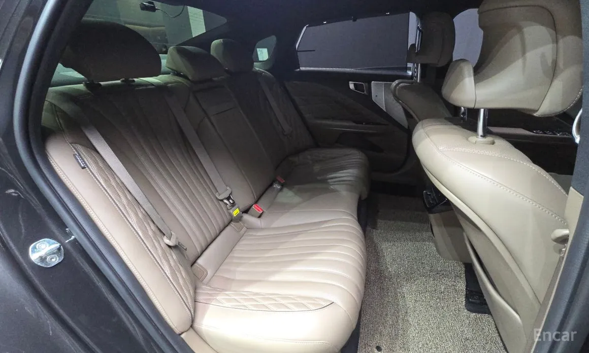 Фото 12 - Kia K8