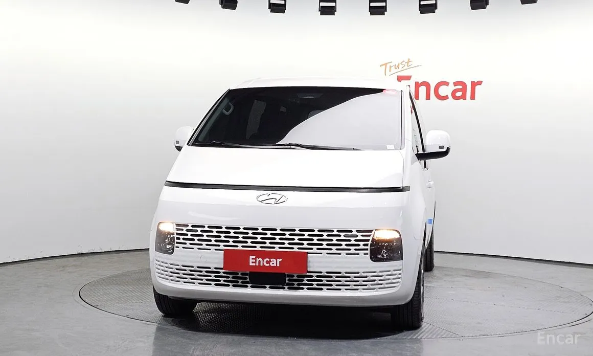 Фото 3 - Hyundai Staria