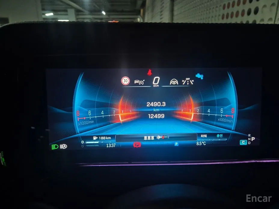 Фото 9 - Mercedes-Benz G-Class